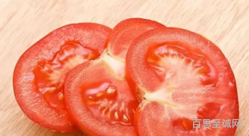 西红柿是青的没有熟可以吃吗(不熟的青西红柿捂熟了能吃吗)